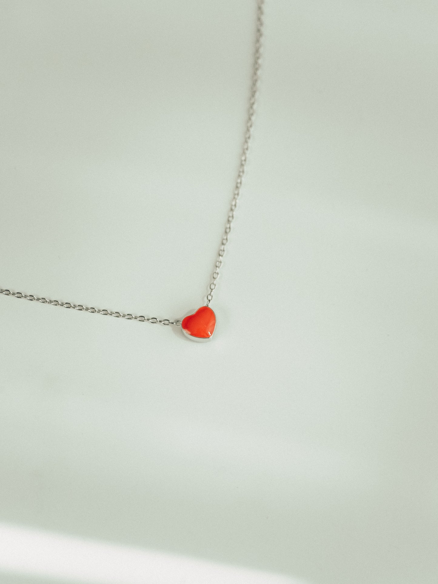 COLLAR CORAZON BLACK & RED